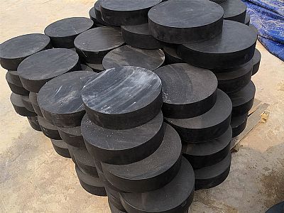 安丘市板式橡胶支座由若干层橡胶片与薄钢板经加压硫化